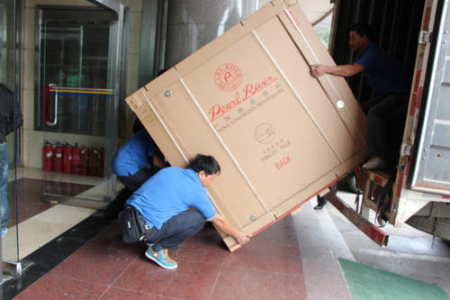 苍梧钢琴贵重工艺品无忧运
